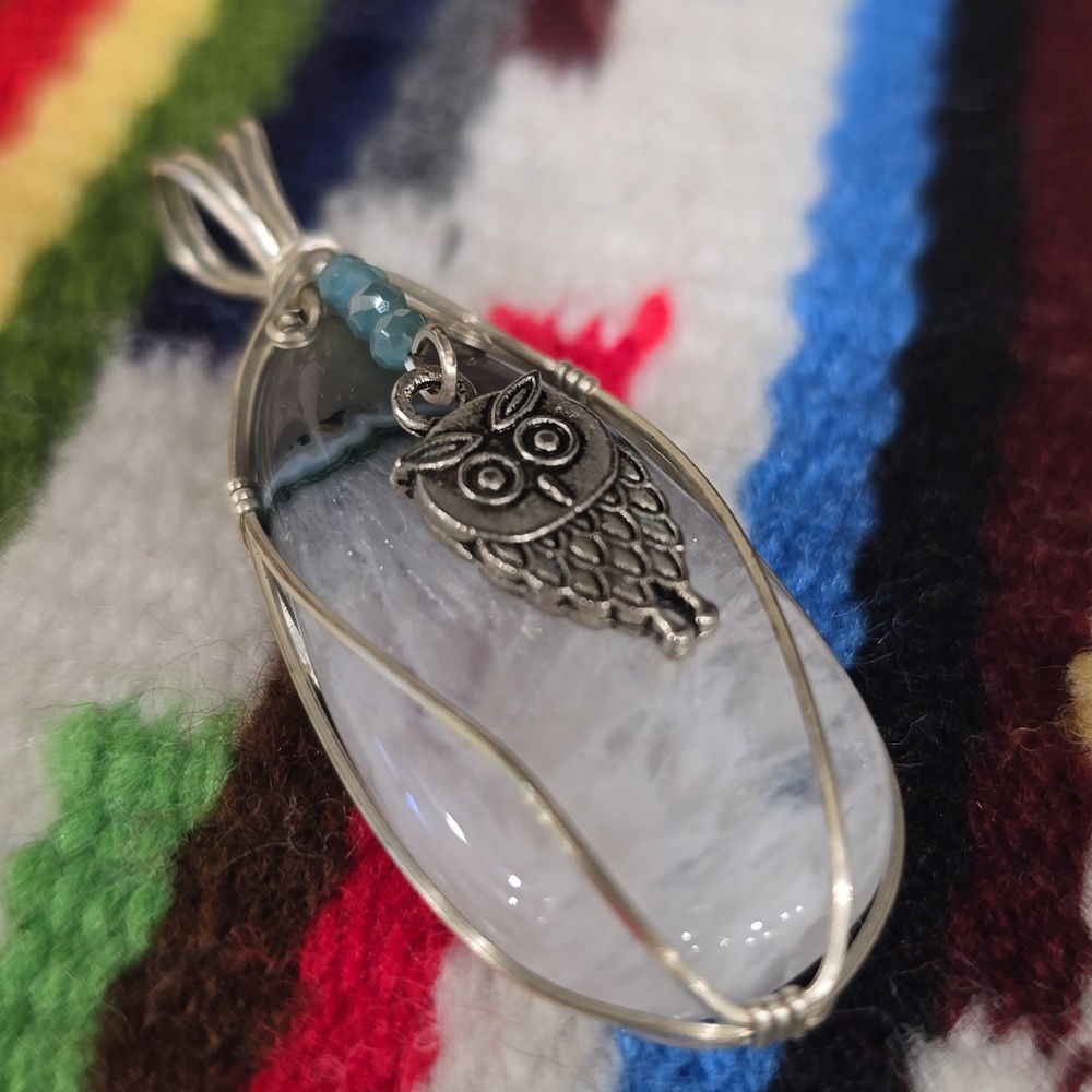 Handcrafted Silver Owl Agate Pendant Necklace - Blue/White - Picture 5 of 7